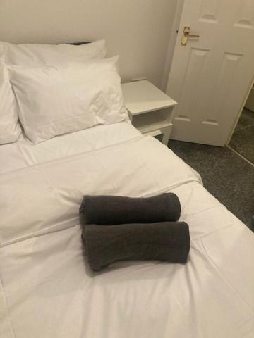 , 3 Bed 6 Guests Free Parking Near M25 Jct9, World Of Adv Resort, Kingston, Epsom, Great For Families & Groups Дом отдыха Чессингтон