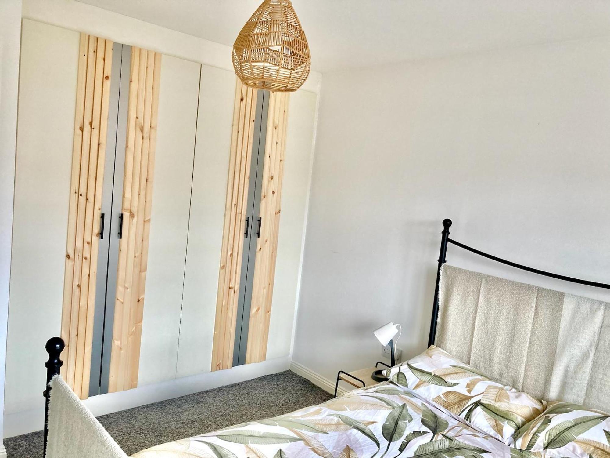 Сasa de vacaciones , 3 Bed 6 Guests Free Parking Near M25 Jct9, World Of Adv Resort, Kingston, Epsom, Great For Families & Groups