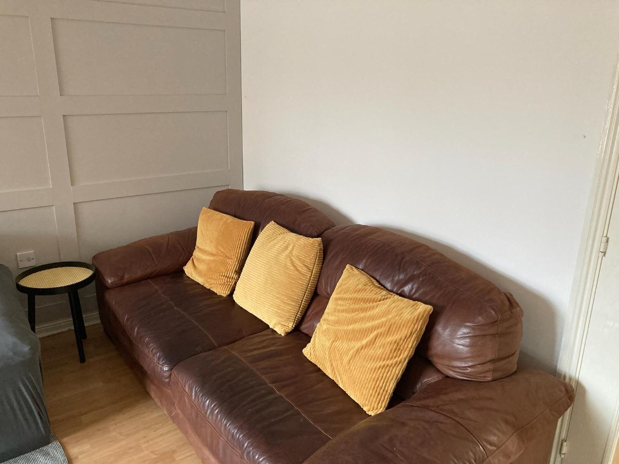 , 3 Bed 6 Guests Free Parking Near M25 Jct9, World Of Adv Resort, Kingston, Epsom, Great For Families & Groups * Chessington